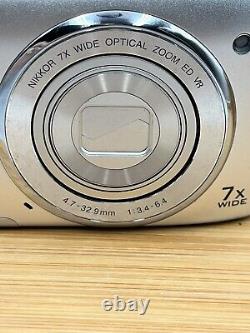 Nikon COOLPIX S3500 20.1MP/7X Zoom/Digital Camera Silver Works / See Video