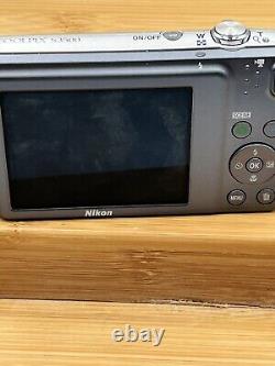 Nikon COOLPIX S3500 20.1MP/7X Zoom/Digital Camera Silver Works / See Video