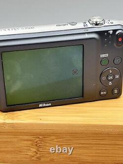 Nikon COOLPIX S3500 20.1MP/7X Zoom/Digital Camera Silver Works / See Video