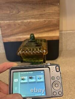 Nikon COOLPIX S3500 20.1MP/7X Zoom/Digital Camera Silver Works / See Video