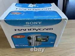 SONY HANDYCAM DCR-PC106E Digital Video Camera Mini DV Boxed VERY RARE